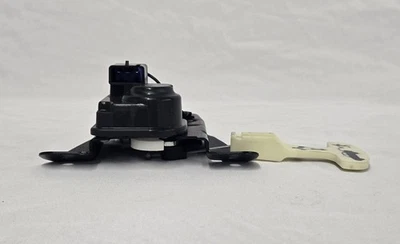 Chrysler Sebring 2010 tapa del maletero trasero pestillo bloqueo actuador conjunto OEM Foto 1 de 4