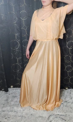 Vestido estilo victoriano años 70 talla 15/16 melocotón cuello alto encaje fluido vendido como está  Foto 1 de 4