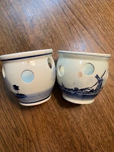 PAIR OF HOLLAND-DELFT BLAUW HP BLUE WINDMILLS/SAILBOATS 4 1/8" CROCUS PLANTERS - Picture 1 of 7