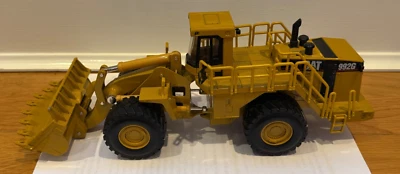 Caterpillar 992G Wheel Loader - Norscot 1/50 Diecast Model truck COLLECTABLE - Image 1 of 4