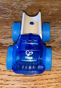 Camión de bambú Hape azul con ruedas rodantes de goma 3”x 2” excelente estado - Imagen 1 de 4