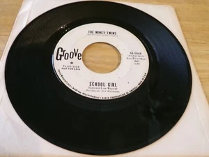 The Mincy Twins 45 - School Girl - Groove 58-0048 White label promo - Picture 1 of 2