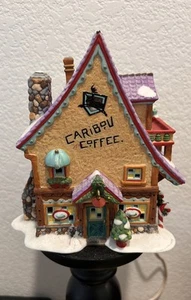 Department 56 "Caribou Coffee Shop" North Pole Series 56.56736 (D-5) - Bild 1 von 13