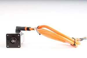 Beckhoff AM8121-0F11-0000 Servo Motor With  Cable - Picture 1 of 5