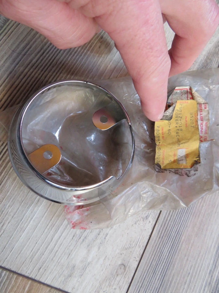 Cubierta de tacómetro Kawasaki NOS 1974 Z1A F11 F9 F7 NOS 25012-018 OM2 Foto 1 de 4