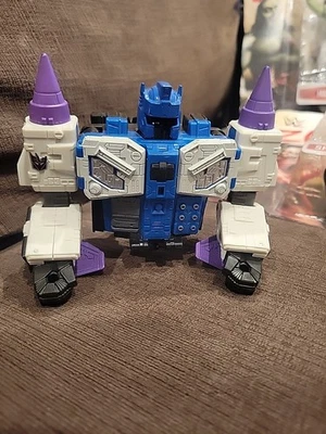 Hasbro Transformers Titans Part, Class Decepticon Overlord Dreadnaut - Image 1 of 4