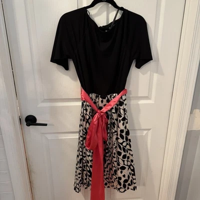 New Coldwater Creek Women's size 12 Black  White Hot Pink Leaf Print Skirt Party - Image 1 of 4