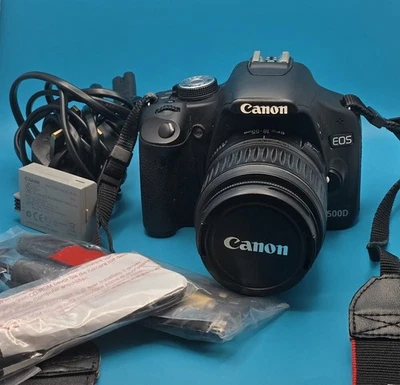 Canon EOS 500D EF-S 18-55mm Kit With Lowepro Case - Image 1 of 4