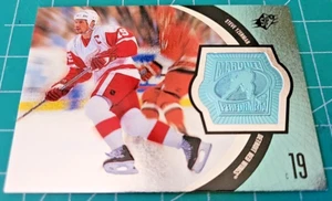 1998-99 SPx Finite   #156 Steve Yzerman   2307/2625  Marquee Performers - Picture 1 of 4