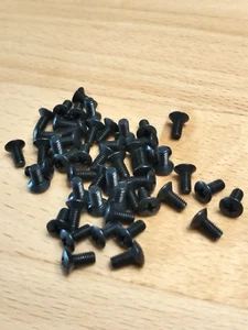 Yaesu FT-857 FT-4700 50 pcs Top and Bottom covers Fixing Screws M2.6 × 6 Rare!! - Zdjęcie 1 z 1