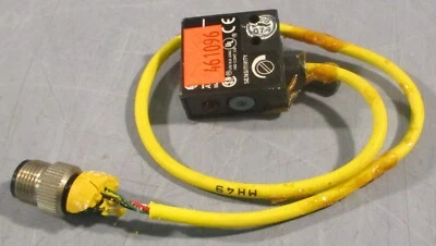 Allen Bradley 42SMR-7101-QD Ser B Trans Beam Receiver 11-28VDC 100mA For Parts - Image 1 of 4