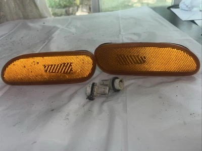 Mitsubishi Eclipse 1995-1999 ámbar marcador delantero carcasa par bsocket D46 Foto 1 de 4