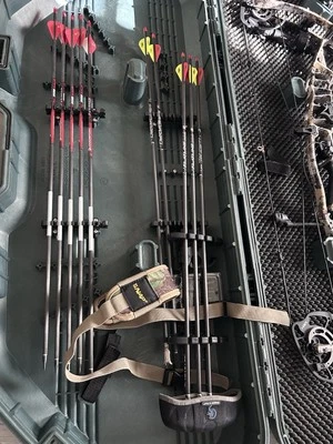 🏹 Kit completo de caza con arco compuesto HOYT - ¡Apenas usado, configuración premium! Foto 1 de 4