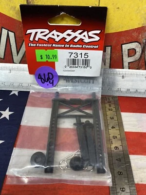 Traxxas 7315 Body Mount Rear/Front body mount post {2pc} body washer rear {2pc} - Image 1 of 3