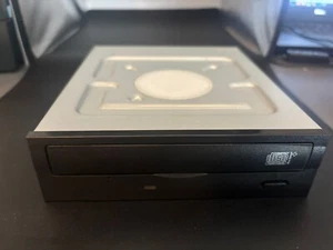 Plextor PX-240A-34 INTERNAL 52x32x52 IDE CD-RW Drive - Picture 1 of 6