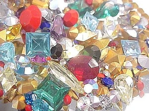 120 SWAROVSKI CRYSTAL VTG LOOSE RHINESTONES HUGE LOT JEWELRY REPAIR DESIGN NOS - Picture 1 of 12