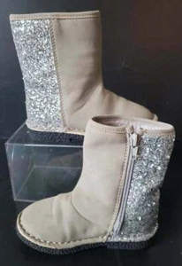 Carter's Little Girls Sz 8 Zip Up Ankle Boots Light Brown Tan With Silver Sequin - Picture 1 of 3