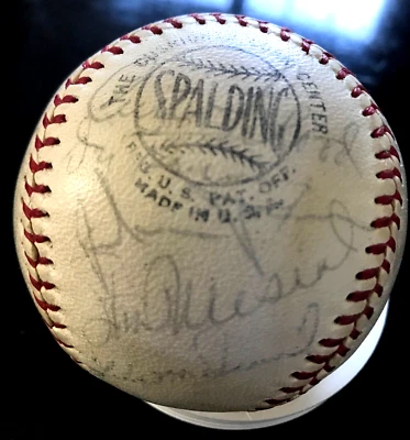 1961 St. Louis Cardinals Team Signed Baseball by 26, Musial, Gibson, Flood,Boyer - Image 1 of 4