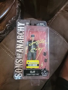 RON PERLMAN SIGNED SONS OF ANARCHY CLAY MEZCO TOYZ ACTION FIGURE BECKETT COA TOY - Picture 1 of 4