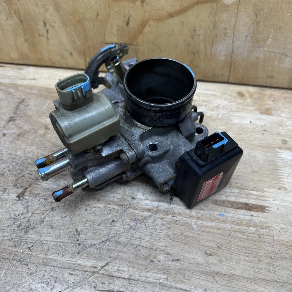 1986-1990 TOYOTA CELICA CAMRY Throttle Body Valve 1.6/2.0/2.2L 22210-74220 OEM Foto 1 de 4