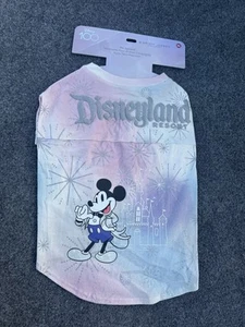 Disney Parks Tails MAGLIA SPIRITO 100 anni anniversario Topolino CANE shirt - NUOVO XL - Foto 1 di 4