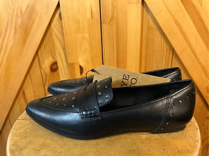 Frye and Co Elara Damenschuhe schwarz Nieten spitz zulaufend Größe 8,5M neu mit Etikett - Bild 1 von 8