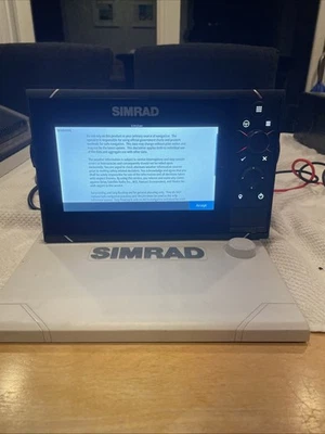 SIMRAD NSS7 EVO3 With Suncover Mount And Power Cord Tested Excellent - Image 1 of 4