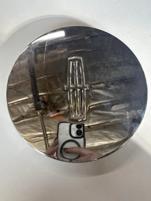 (1) OEM Lincoln Continental/Town Car Chrome Center Cap Diameter 2f32-1a096-aa - Image 1 of 3