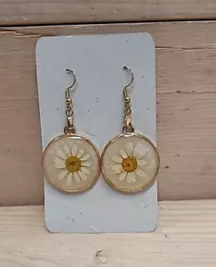 Pressed Wild Flower Earrings | Dangling Earrings | Resin Jewelry Daisy Gold-Tone - Picture 1 of 5