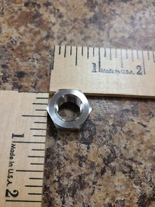 Tuerca de panel hexagonal de acero inoxidable 1/2"-28 UNEF, 3/8" de alto - Imagen 1 de 2