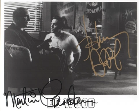 L-MARTIN LANDAU/JOHNNY DEPP AUTORGRAPHED Photo of Ed Wood W/COA Cover
