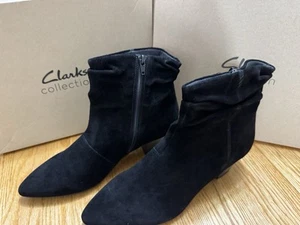 Clarks Collection Leather Heeled Ankle Boot Teresa Skip Black Suede 9 New - Bild 1 von 5