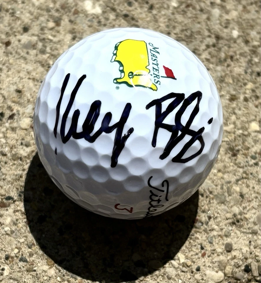 Pelota de golf con logotipo de Masters firmada por Kegan Bradley Foto 1 de 1