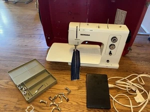Máquina de coser Bernina 831 restaurada. Igual que 830. Mesa de extensión. Muy bonito. B7 - Imagen 1 de 23