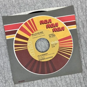 Vintage 45 RPM record Willie Nelson RCA records 1975 fire and rain. I’m a memory - Picture 1 of 4