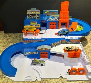 Mattel Hot Wheels Centro de Servicio Garaje Juego Plegable con Coches De Colección - Imagen 1 de 15