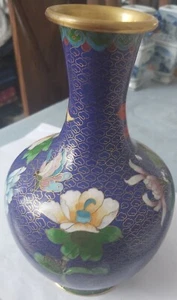Vase Balustraden aus Kupfer Cloisonné mit Blumendekor, China, H: 21 cm - Bild 1 von 6