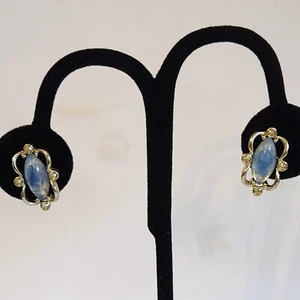 Vintage Sarah Coventry Marquise Opalescent Glass Stone Metal Clip Earrings - Picture 1 of 10