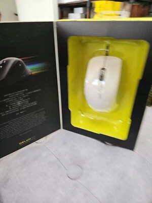 M729 Wireless Ergonomic Mouse, White, RGB Lighting, Programmable, Brand New. - Image 1 of 4