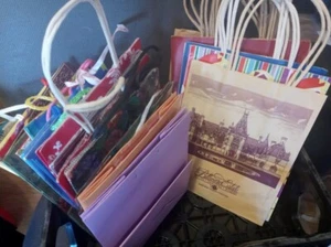 Lot of 21 gift bags, various themes small size free shipping - Picture 1 of 5