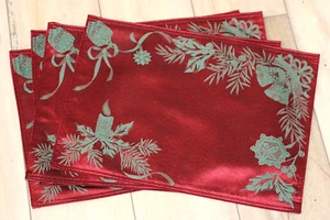 CHRISTMAS HOLIDAY RED AND GREEN CLOTH PLACEMATS SET OF 4 - Picture 1 of 8