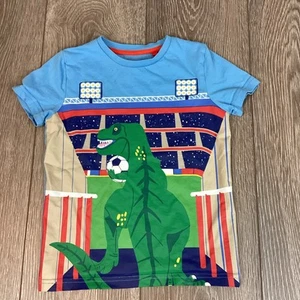Camiseta Mini Boden Dinosaurio Fútbol Aplique Defecto Azul Estadio Manga Corta 6-7 - Imagen 1 de 4