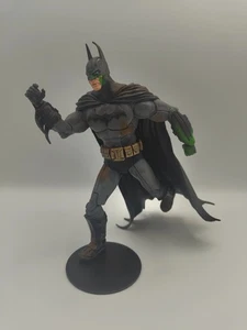 DC Collectibles Arkham City Batman 6" Figure Multiverse - FREEPOST - Picture 1 of 4