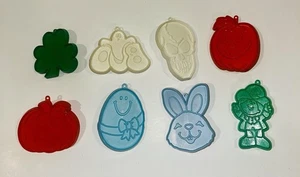 Vintage Hallmark Plastic Cookie Cutters - Lot Of 8 - Picture 1 of 4