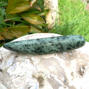 Massagestab Skulptur Lizardit gepunktet Norwegische Jade Innerer Frieden Chyta - Imagen 1 de 5