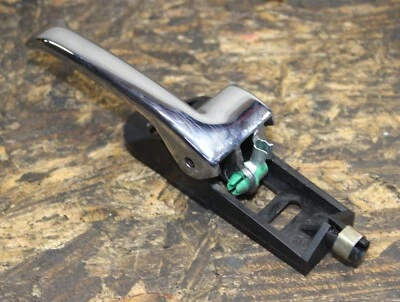 Cable de apertura de manija de puerta interior frontal derecho OEM Jaguar Vanden Plas XJR XJ6 Foto 1 de 4