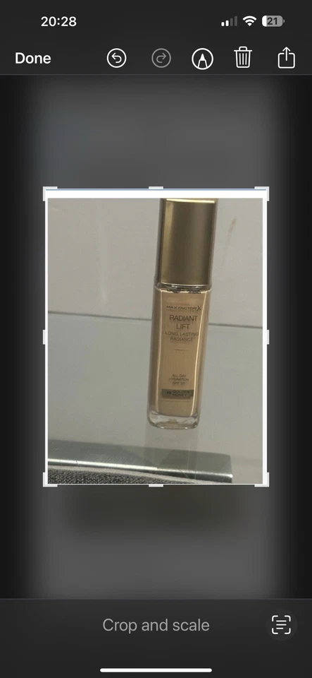 Max Factor Radiant Lift Foundation SPF30 30ml Shade 75 Golden Honey - Image 1 of 1