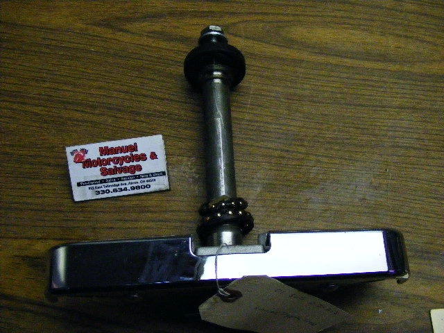 01 2001 Suzuki GZ250 GZ 250 inferior triple abrazadera de árbol Foto 1 de 1