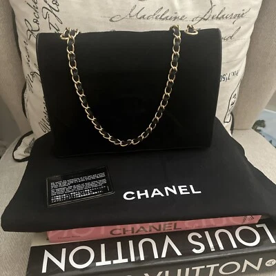 Auténtico bolso para cámara Chanel vintage de gamuza CC acolchado con solapa de cadena CHIC 💗 Foto 1 de 4