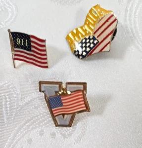 Lote de 3 prendedores de sombrero de solapa esmaltados vintage de Estados Unidos America Heart 911 V para la victoria - Imagen 1 de 4